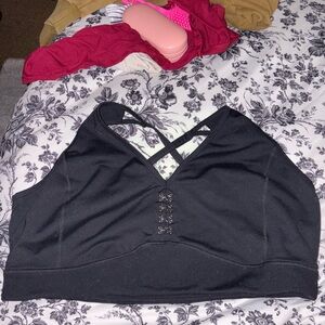Torrid 3X Black V-neck Hook & Eye Low Impact Sports Bra